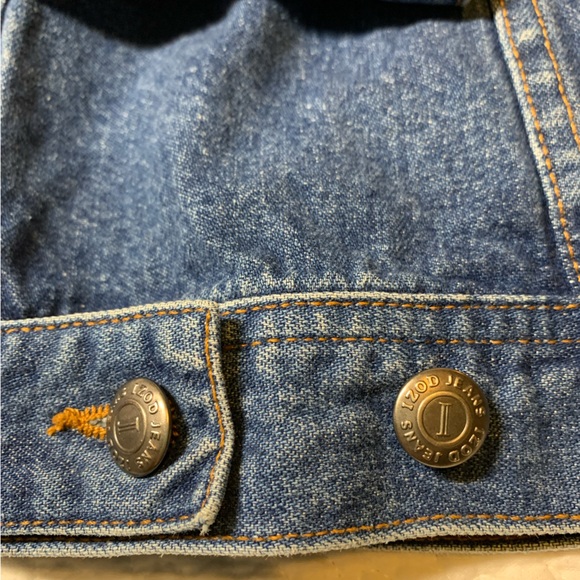 Vintage Izod trucker jean jacket, medium wash denim, size medium, four pockets - Picture 6 of 13